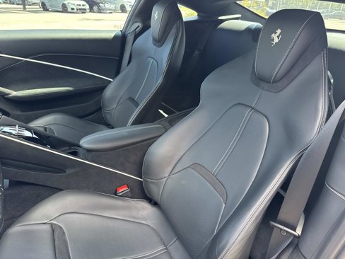 Used 2023 Ferrari Roma image 8