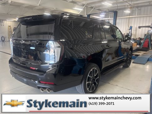 New 2026 Chevrolet Suburban RST image 8