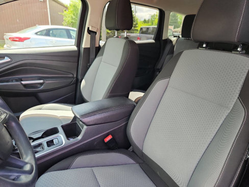 Used 2017 Ford Escape SE image 8
