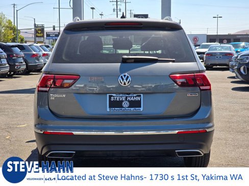 Used 2020 Volkswagen Tiguan SE w/ Panoramic Sunroof Package image 4
