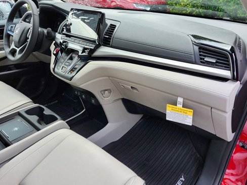 New 2026 Honda Odyssey Touring image 18