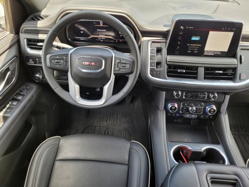 Used 2024 GMC Yukon SLT image 13