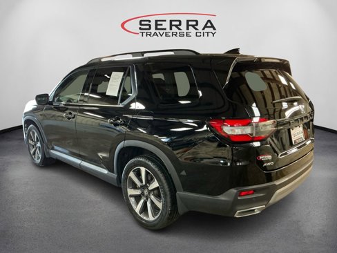 Used 2023 Honda Pilot Elite image 7