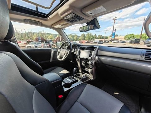 Used 2022 Toyota 4Runner SR5 Premium image 17