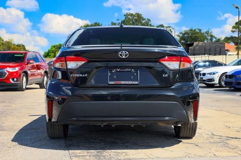 Used 2022 Toyota Corolla LE image 9