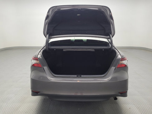 Used 2021 Toyota Camry LE image 29