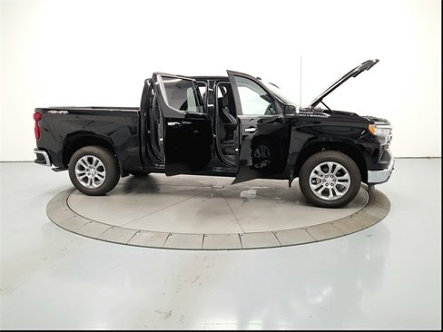 Used 2025 Chevrolet Silverado 1500 LTZ image 17