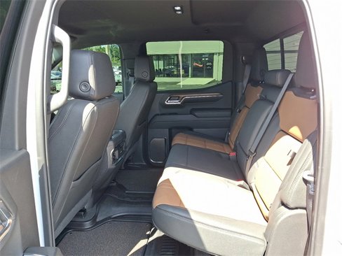 Used 2024 Chevrolet Silverado 1500 High Country w/ Technology Package image 8