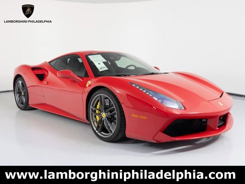 Used 2018 Ferrari 488 GTB image 3