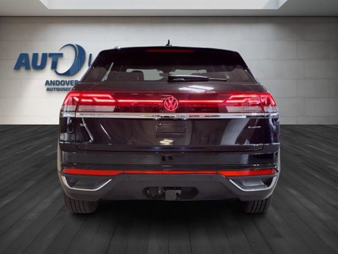 Used 2024 Volkswagen Atlas Cross Sport SE image 10
