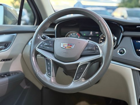 Used 2020 Cadillac XT5 Premium Luxury image 46