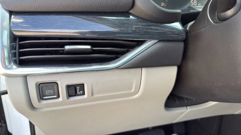 Used 2019 Cadillac XT4 Premium Luxury w/ Enhanced Visibility Package image 19