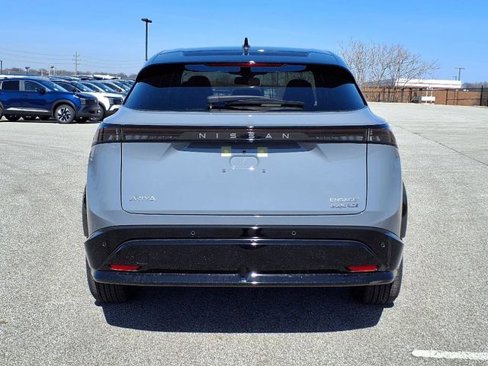 New 2025 Nissan Ariya AWD image 8