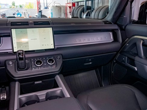 New 2025 Land Rover Defender 110 X image 41