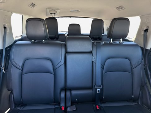 Used 2025 Nissan Pathfinder SL image 16