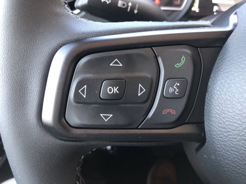 Used 2025 Jeep Gladiator Mojave w/ Convenience Group image 13