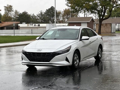 Used 2021 Hyundai Elantra SE image 9