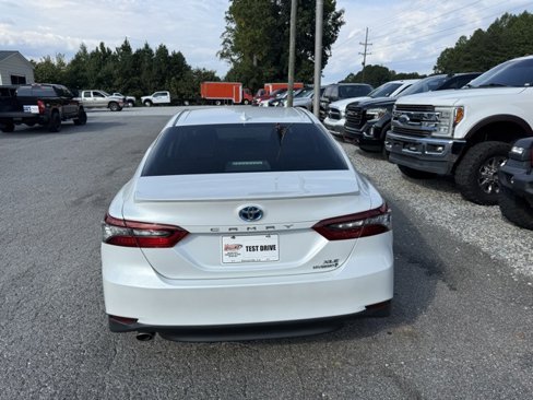 Used 2022 Toyota Camry XLE image 4