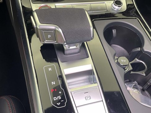 New 2025 Audi RS Q8 performance image 34