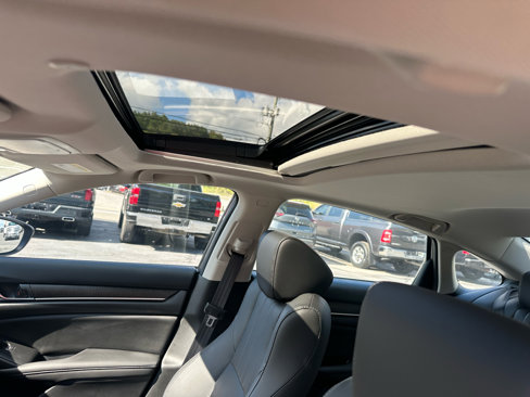 Used 2022 Honda Accord Touring image 13