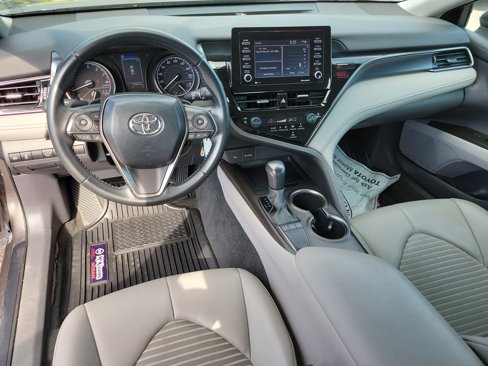 Used 2022 Toyota Camry SE image 18