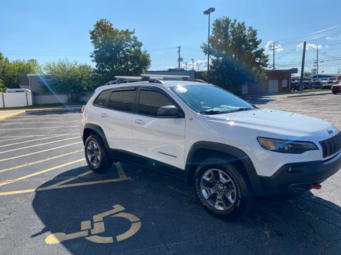 Used 2019 Jeep Cherokee Trailhawk w/ Cold Weather Group image 7