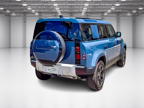 New 2025 Land Rover Defender 110 S image 5