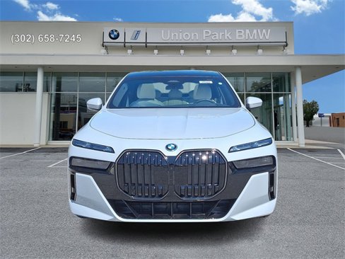 New 2026 BMW 750e xDrive w/ Executive Package image 2