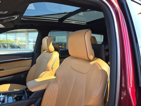 Used 2024 Jeep Grand Cherokee L Summit w/ Advanced Protech Group IV image 15