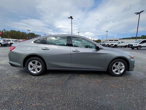 Used 2024 Chevrolet Malibu LT image 2