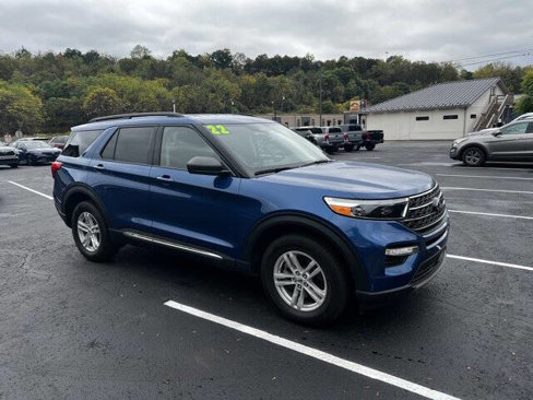 Used 2022 Ford Explorer XLT w/ Equipment Group 202A image 3