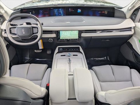 New 2025 Lincoln Navigator Reserve image 14