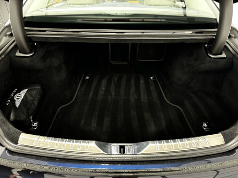 Used 2021 Bentley Flying Spur W12 image 22