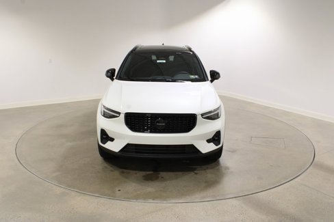 New 2026 Volvo XC40 B5 Ultra w/ Climate Package image 9