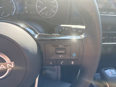 Used 2023 Nissan Rogue SV image 19
