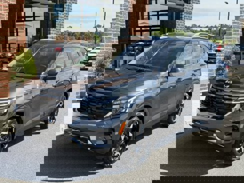 Used 2025 Kia Seltos S image 1