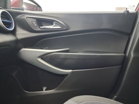 Used 2025 Chevrolet Trax LS w/ LS Convenience Package image 29