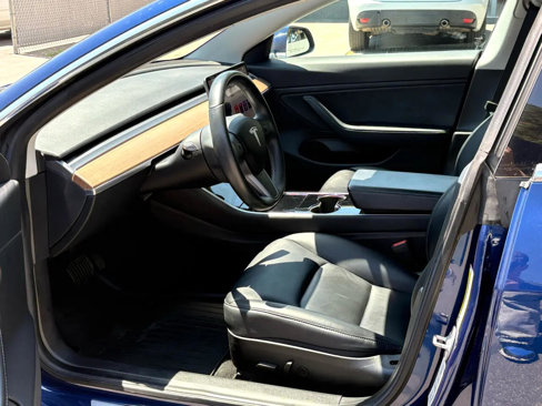 Used 2019 Tesla Model 3 Long Range image 18