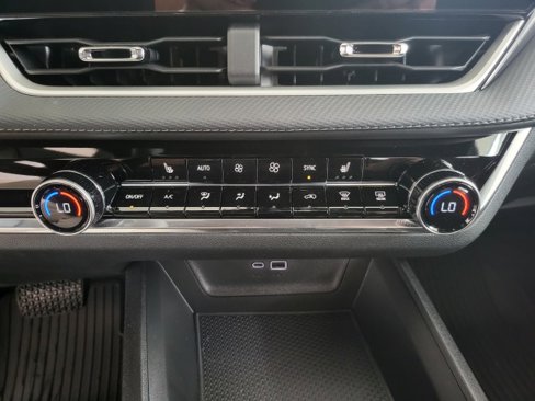 New 2026 Chevrolet Equinox LT w/ Convenience Package II image 5