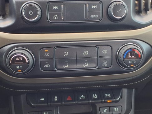 Used 2021 GMC Canyon Denali image 19