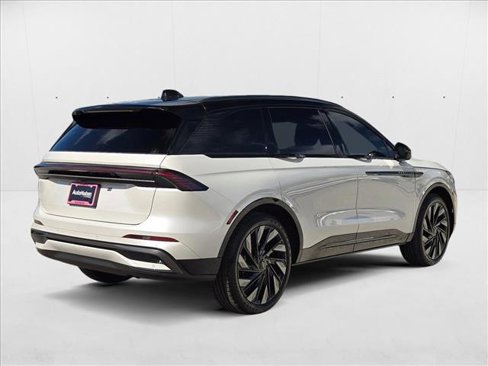 New 2025 Lincoln Nautilus Reserve w/ Jet Appearance Package image 2