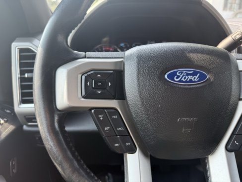 Used 2018 Ford F250 Lariat image 29