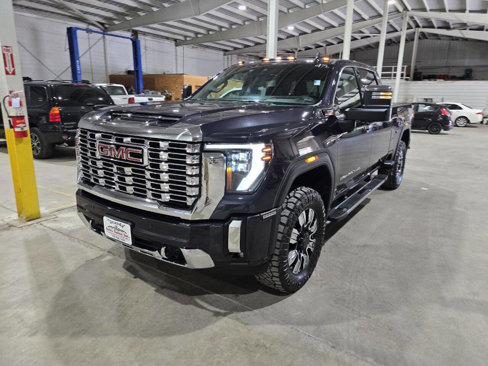 Used 2024 GMC Sierra 2500 Denali w/ Technology Package image 3