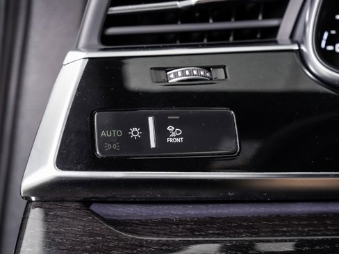 Certified 2025 Audi Q7 3.0T Prestige image 10