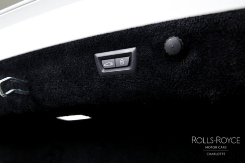 New 2025 Rolls-Royce Spectre Black Badge image 23
