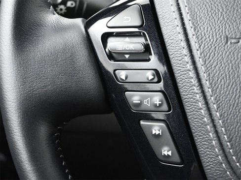 Used 2024 Nissan Armada Platinum w/ Captain's Chairs Package image 7