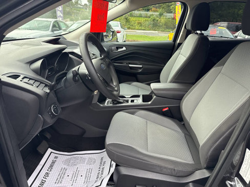 Used 2017 Ford Escape SE image 9
