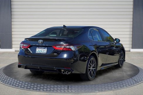 Used 2024 Toyota Camry SE image 7