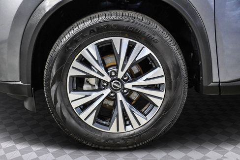 Used 2022 Nissan Rogue SV image 29