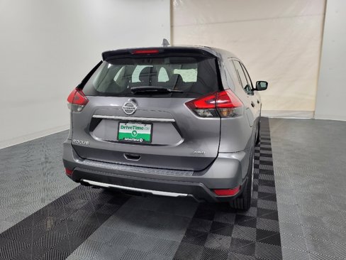 Used 2017 Nissan Rogue S image 7
